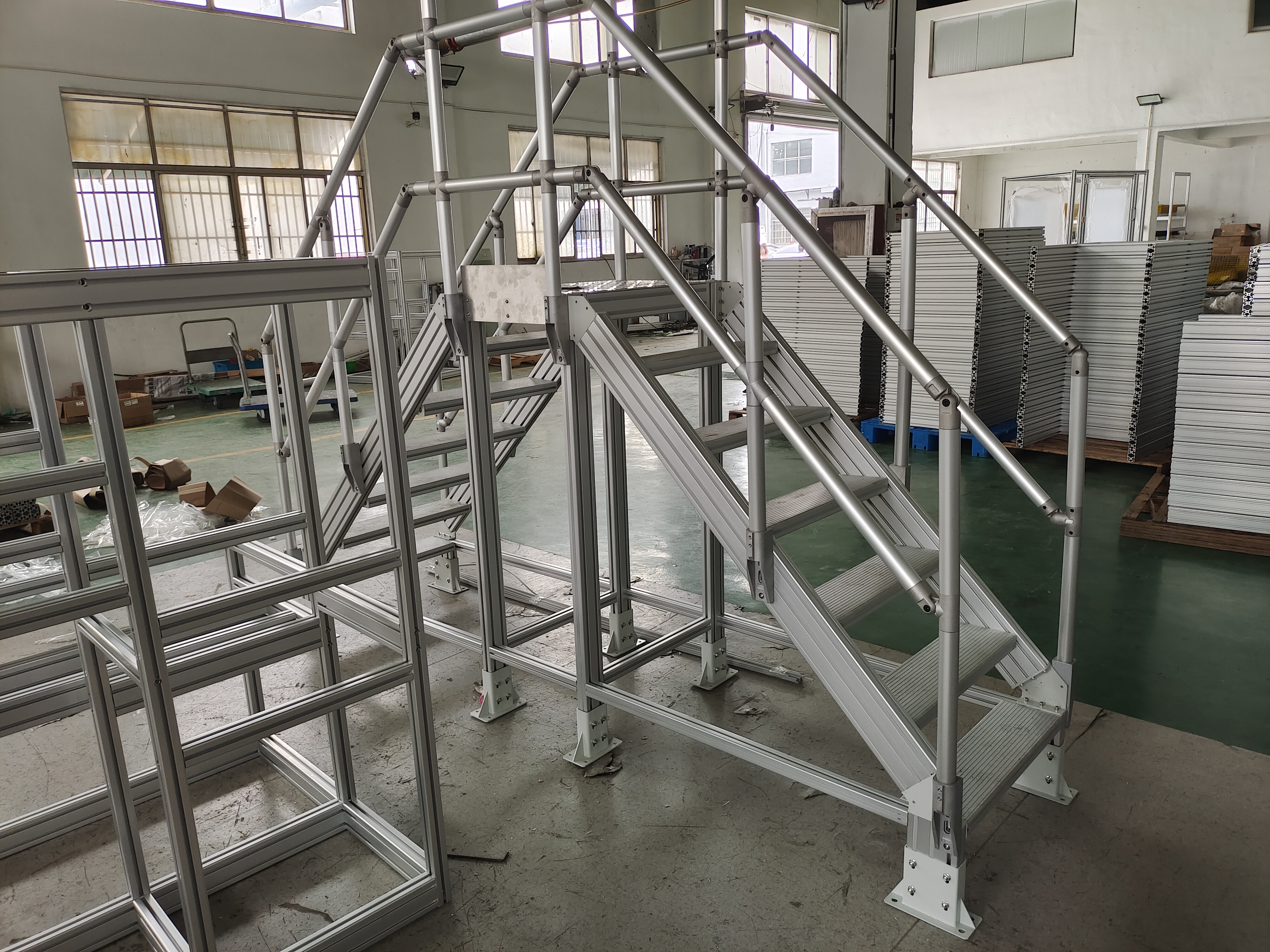 鋁型材登高平臺(tái)